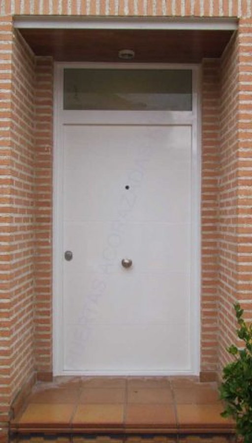 PUERTA KIUSO XXI CON FIJO SUPERIOR DE CRISTAL DE ALTA SEGURIDAD