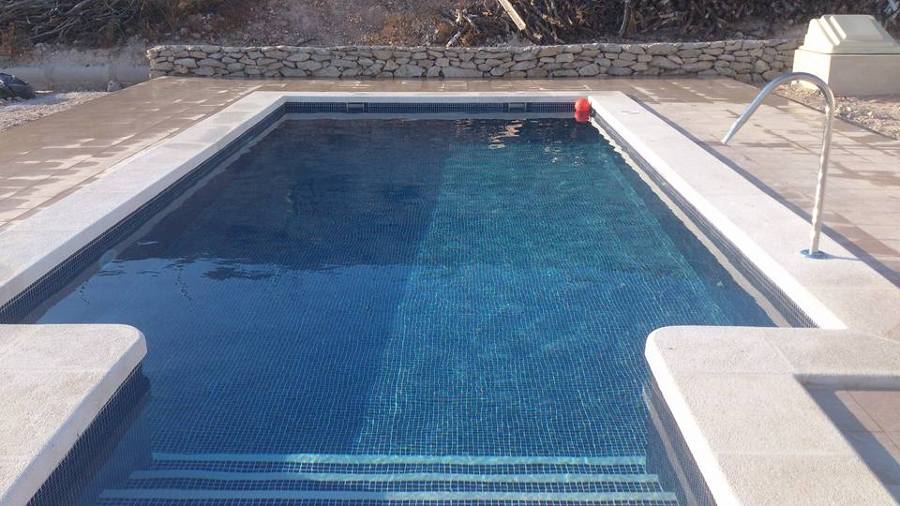 PISCINA