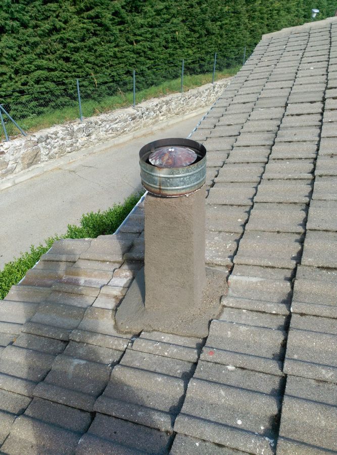 Reconstruccion tejado,caballetes y chimeneas.