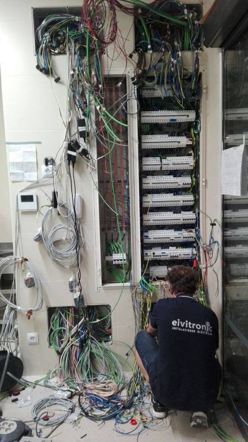 EIVITRONIC SERVICIOS TECNICOS, S.L.