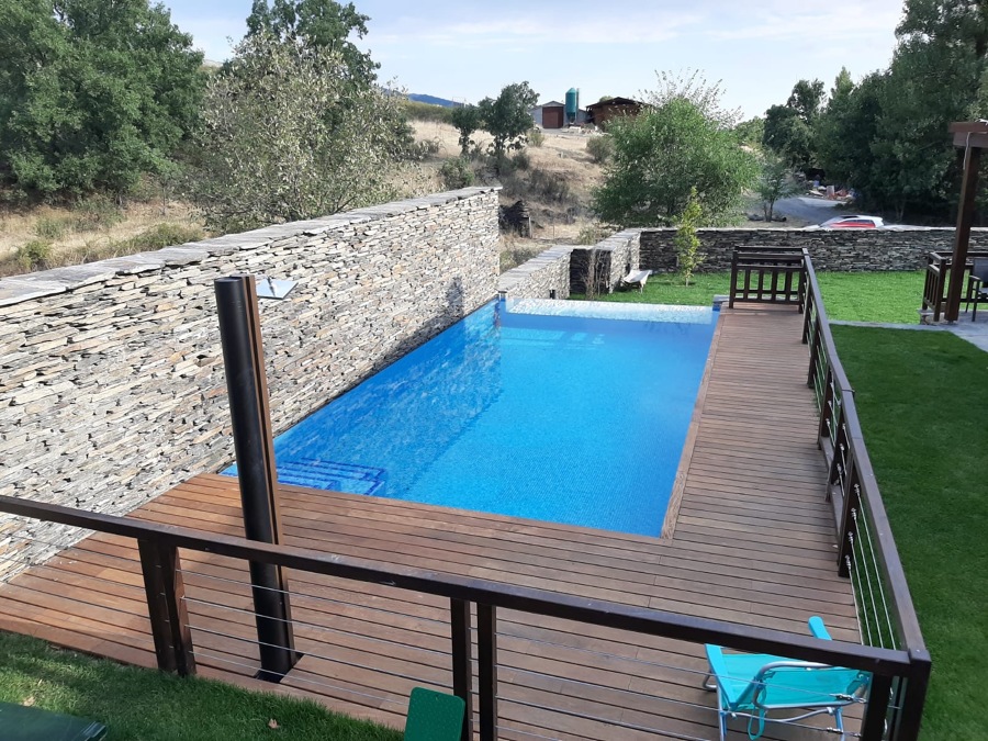 Piscina desbordante