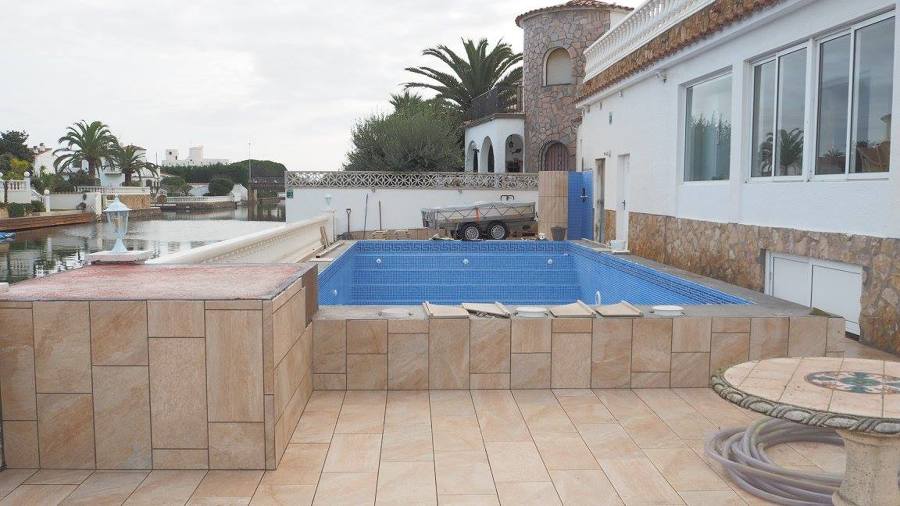 Terraza nueva y reformar piscina