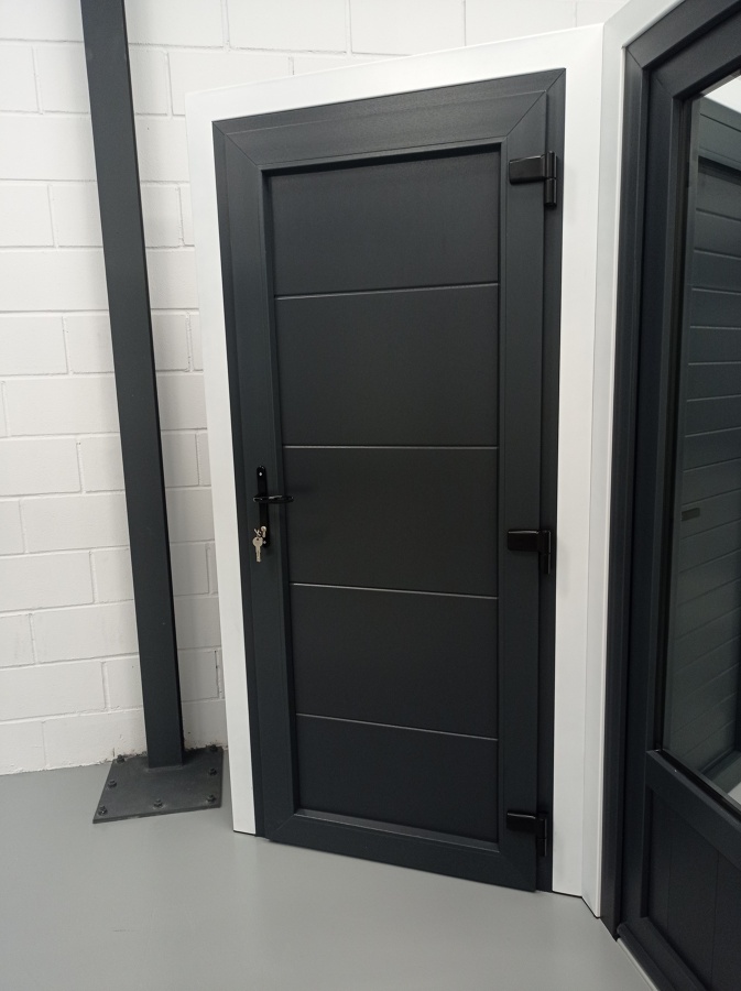 PUERTA PVC 4 LINEAS