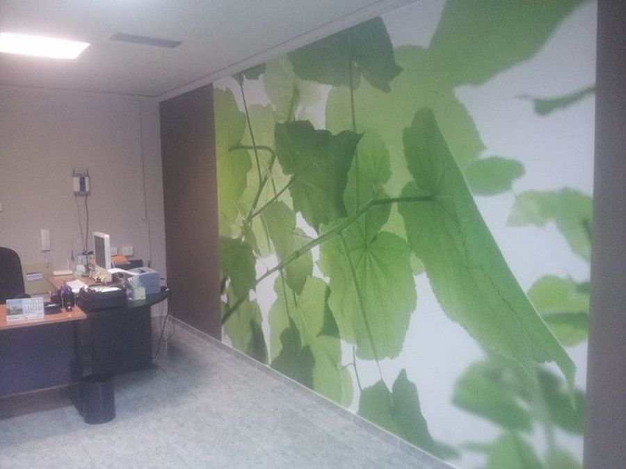 Mural decorativo de unas hojas