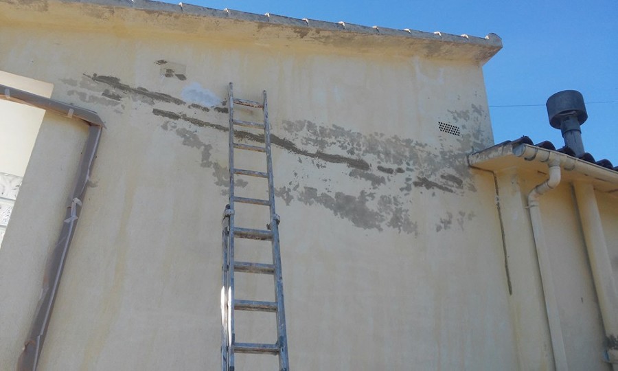 Pared Lavada, rascada, y con primera capa de Imprimacion