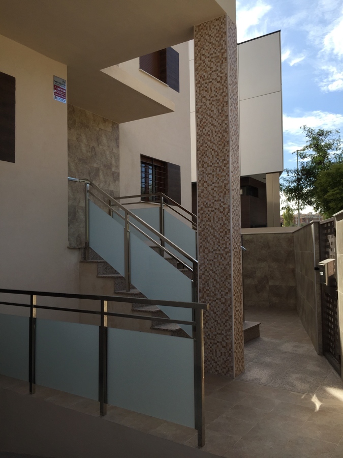 EXTERIOR 2