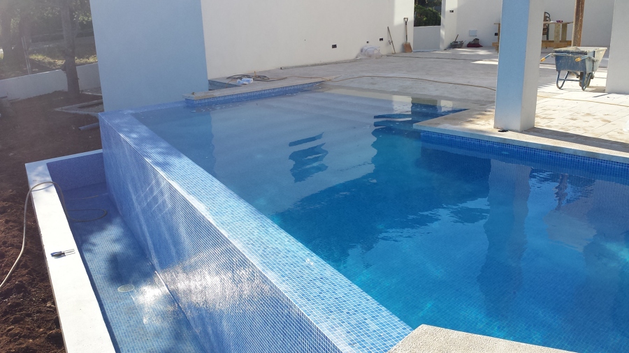 piscina desbordante