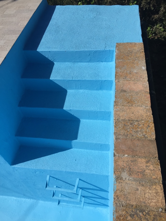 Escaleras piscinas