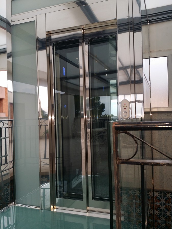 INSTALACIÓN ASCENSOR VIVIENDA UNIFAMILIAR - LA ROMANA