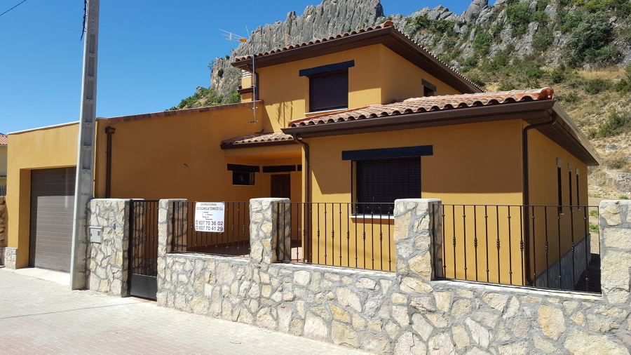 VIVIENDA EN LA PUERTA