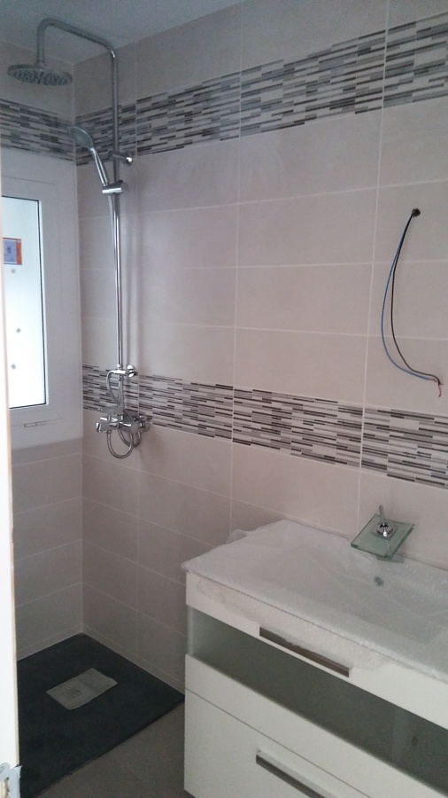 Baño moderna de 2 por 320m