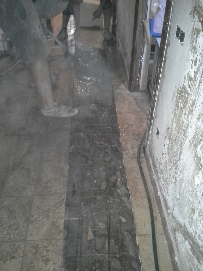 REFUERZO ESTRUCTURA CON MALLAS Y HORMIGONADO