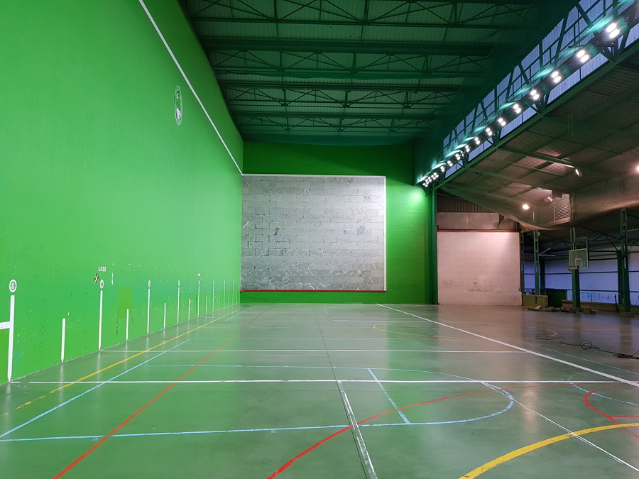 Iluminación fronton
