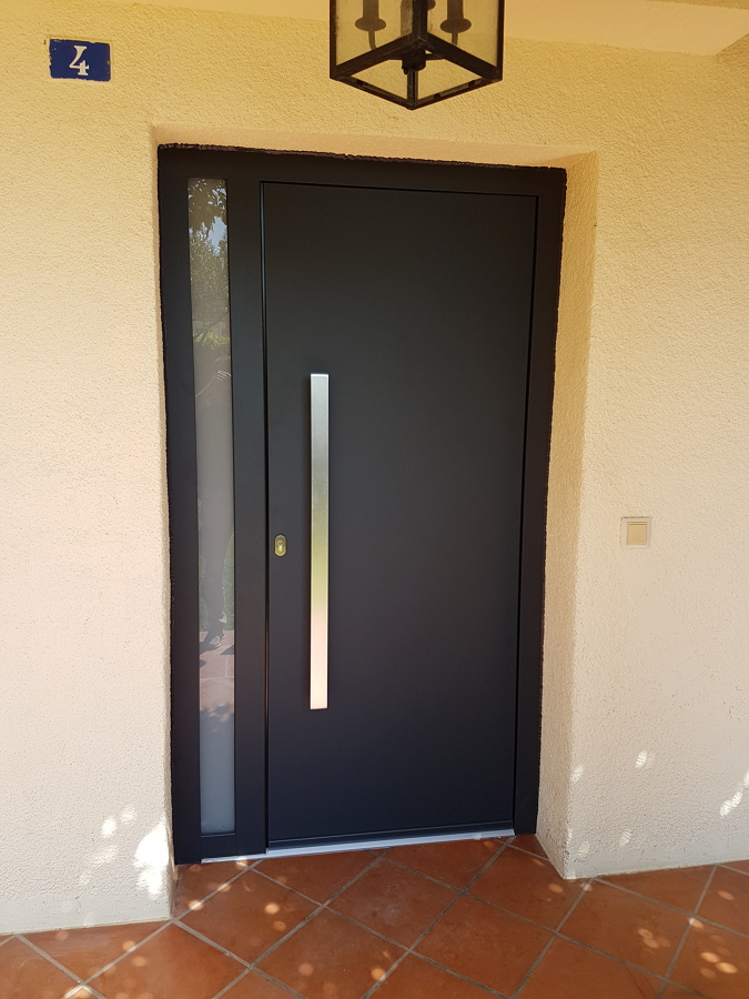 Puerta Aluminio hoja oculta