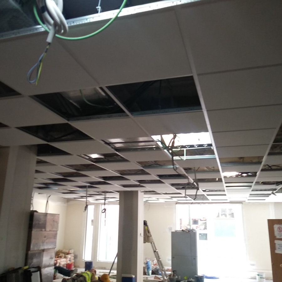 Techo desmontable 60x60 Armstrong en BBVA Altozano