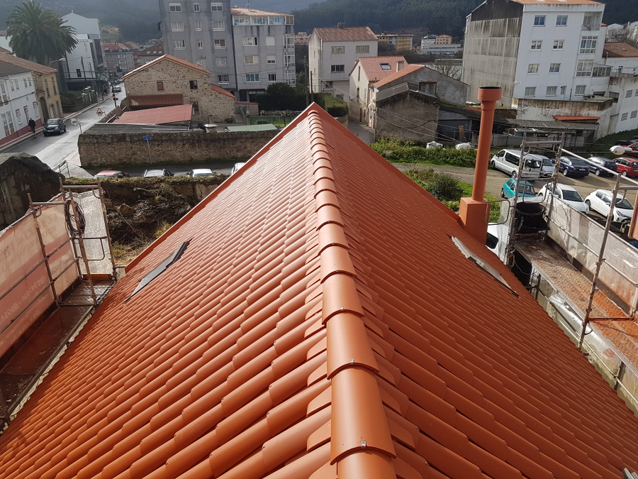 Cubierta de teja del pais en Arteixo
