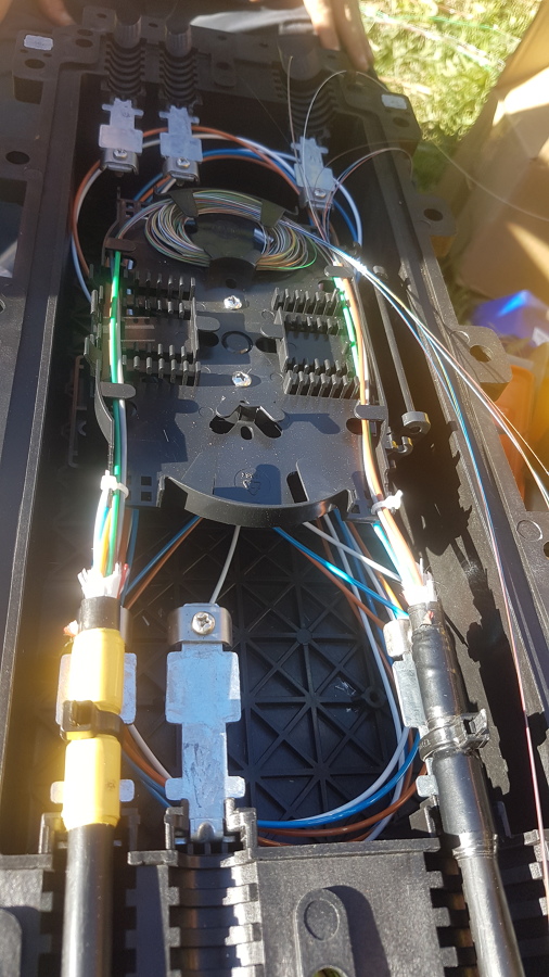 Empalme de tronco principal fibra óptica
