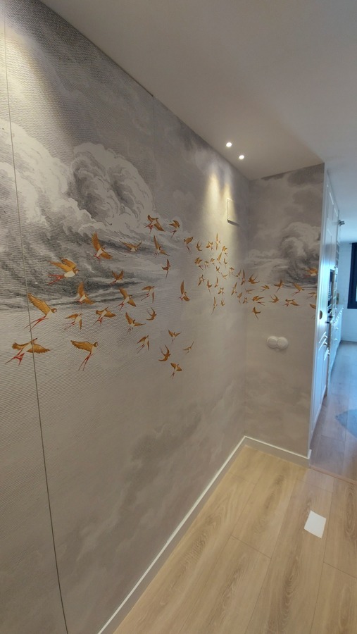 FOTOMURAL EN PARED RECIBIDOR
