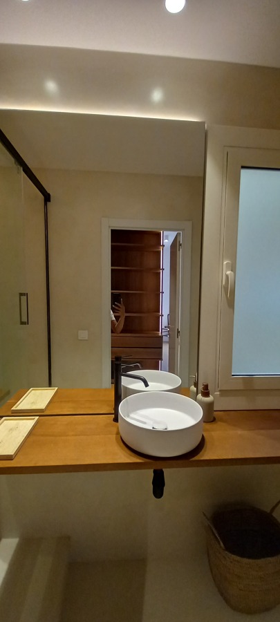 espejo y mueble