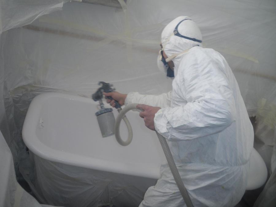 Proceso de esmaltado de bañera