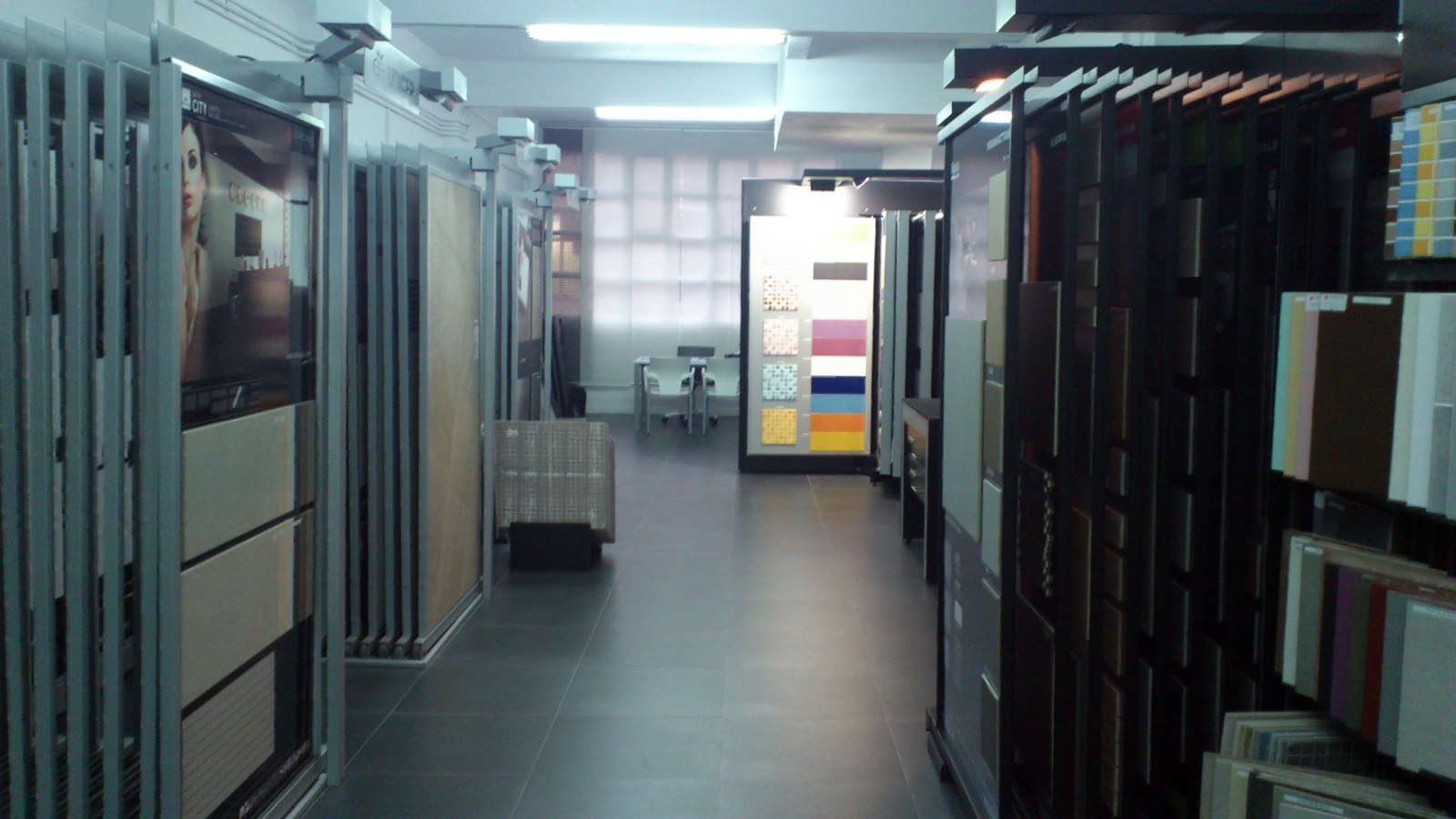 210 m2 al servicio de nuestros clientes