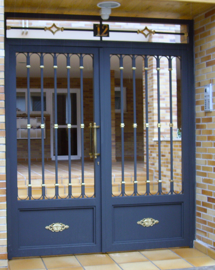 PUERTA PORTAL EXTERIOR