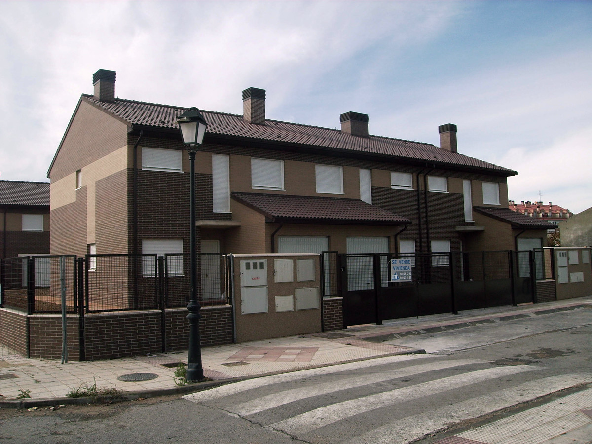 27 chalets adosados