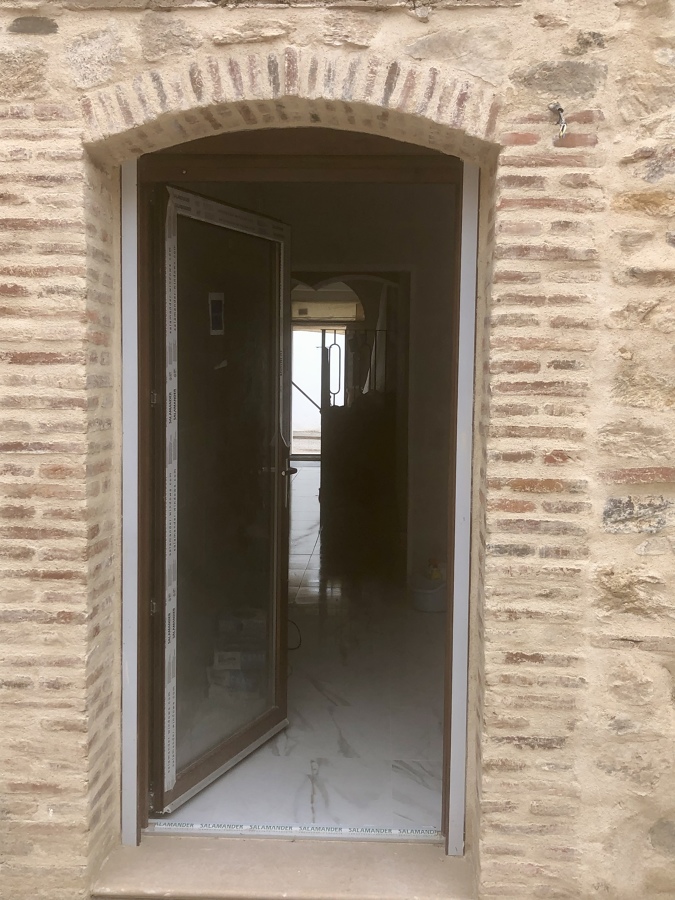 Portal de ladrillo rústico
