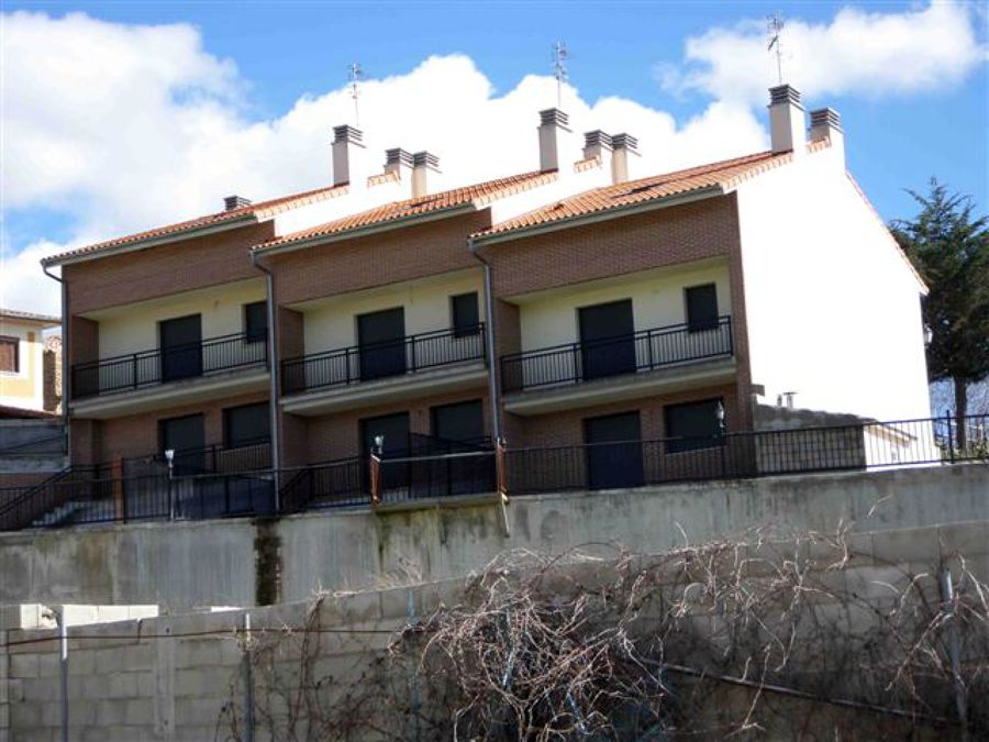 3 VIVIENDAS EN LEGARDA