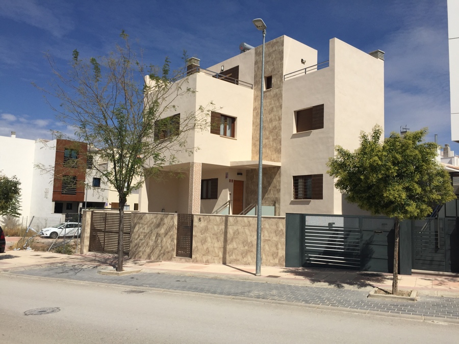 EXTERIOR 3