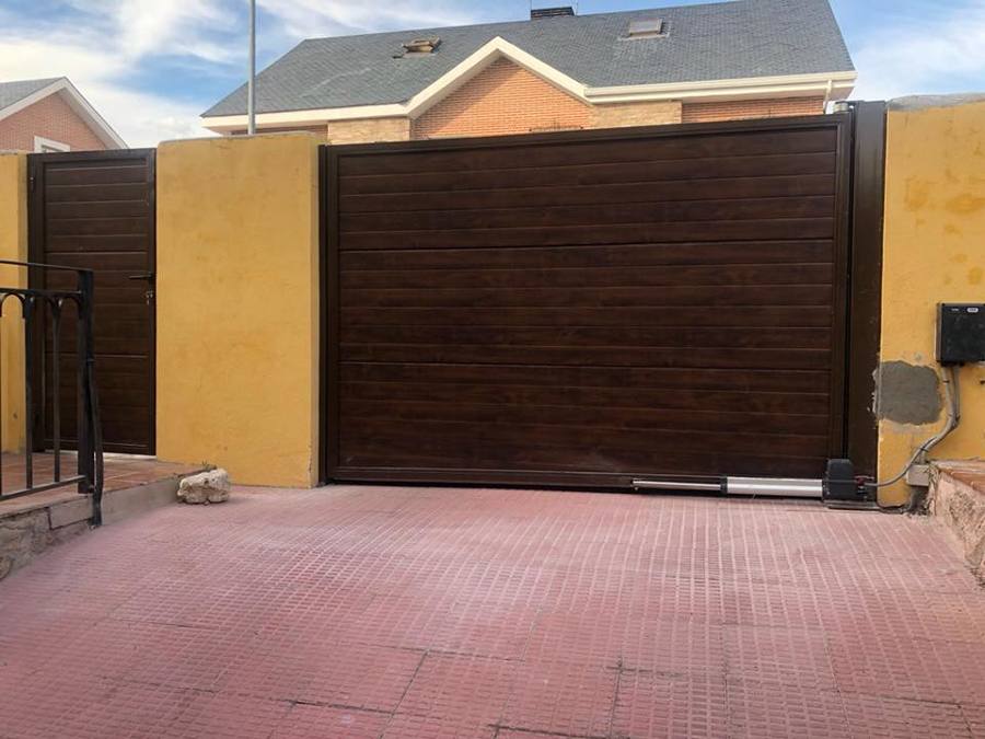PANEL MADERA OSCURA