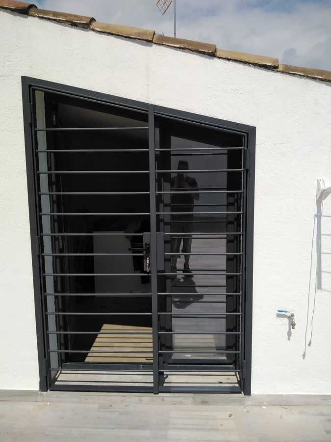 Puerta reja