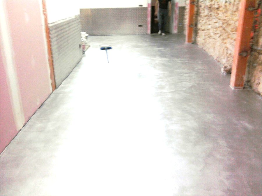 microcemento en garaje vivienda