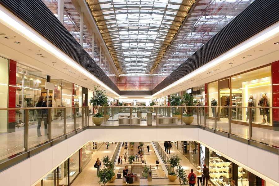 Auxiliar de servicio, limpieza y mantenimiento en centros comerciales