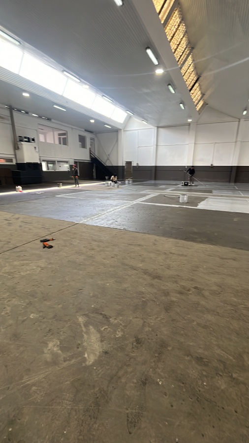 Preparación de suelo para pintura epoxi