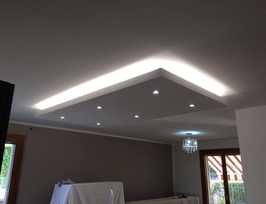 Foto: Falso Techo en su Máxima Luminosidad, Focos y Luz Reverse de