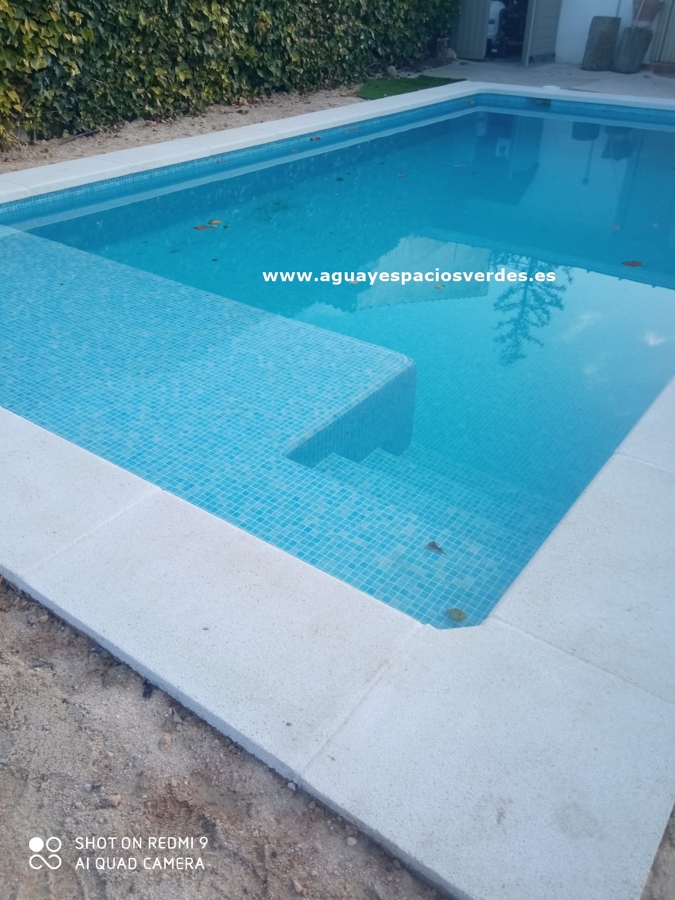Piscina de obra - Detalle de escalera y playa
