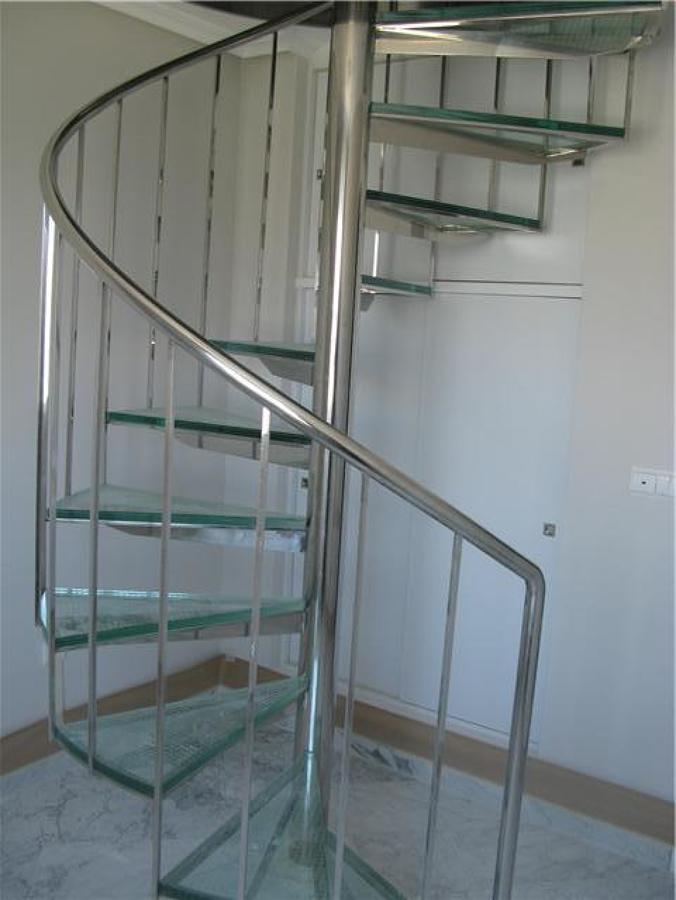 Foto: Escalera de Caracol de Acero Inoxidable. de Isotank Iberica, S.l