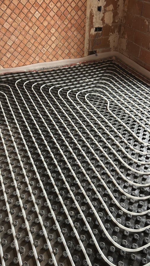 Instalación de suelo radiante y refrescantes