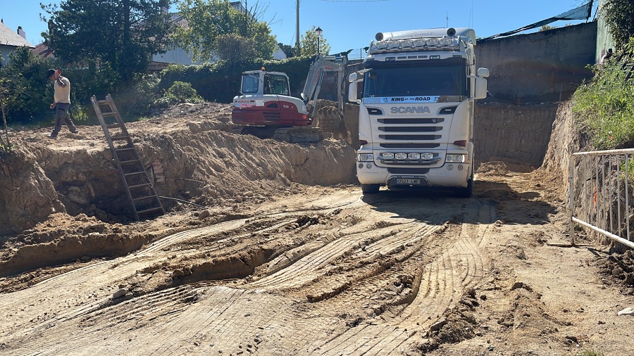 Carga y bote de tierra proveniente de excavacion