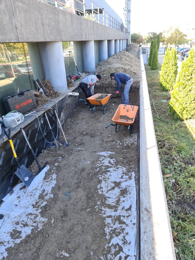Obra de impermeabilización e instalación de acometidas