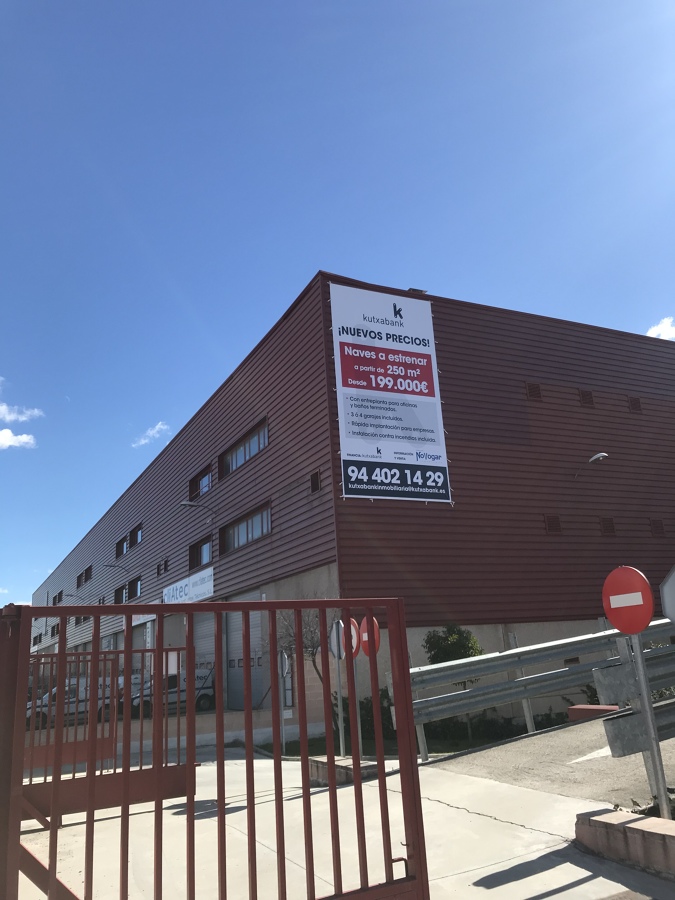 Lona medianera