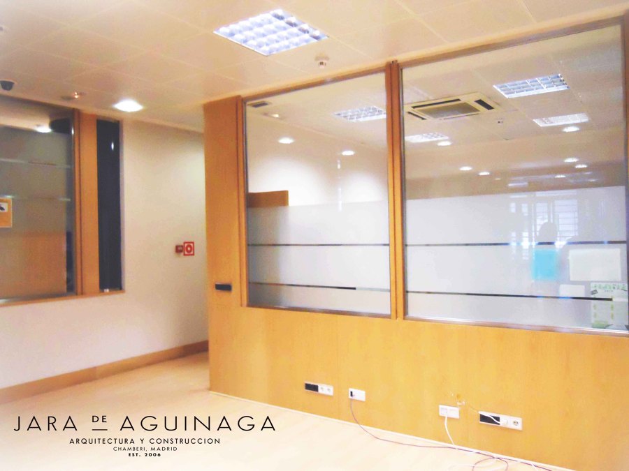Mamparas de las oficinas del Real Madrid en el Estadio Santiago Bernabeu.