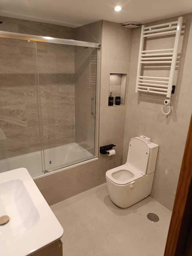 baño suite grey