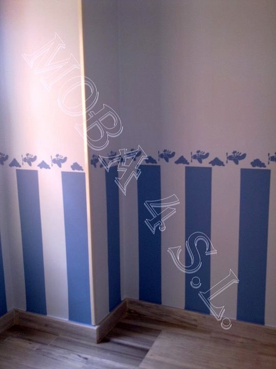 Acabado de dormitorio a rayas, con remate de cenefa pintada II.