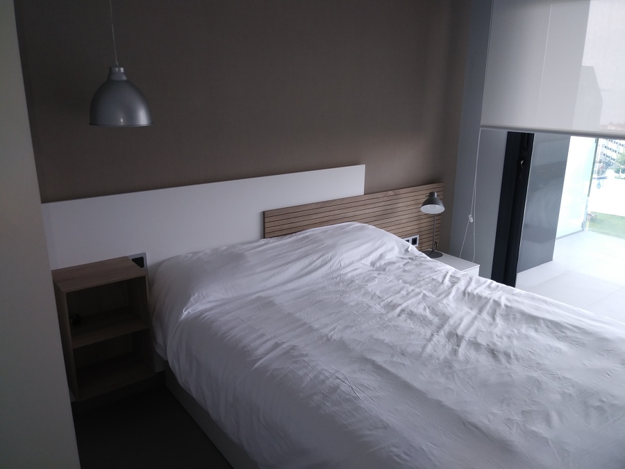 CABECERO  DE  DORMITORIO