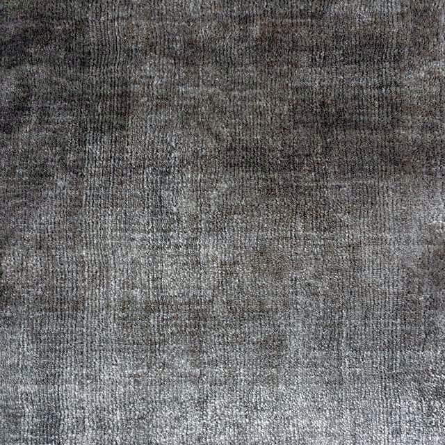 ALFOMBRA VISCOSA GRIS 