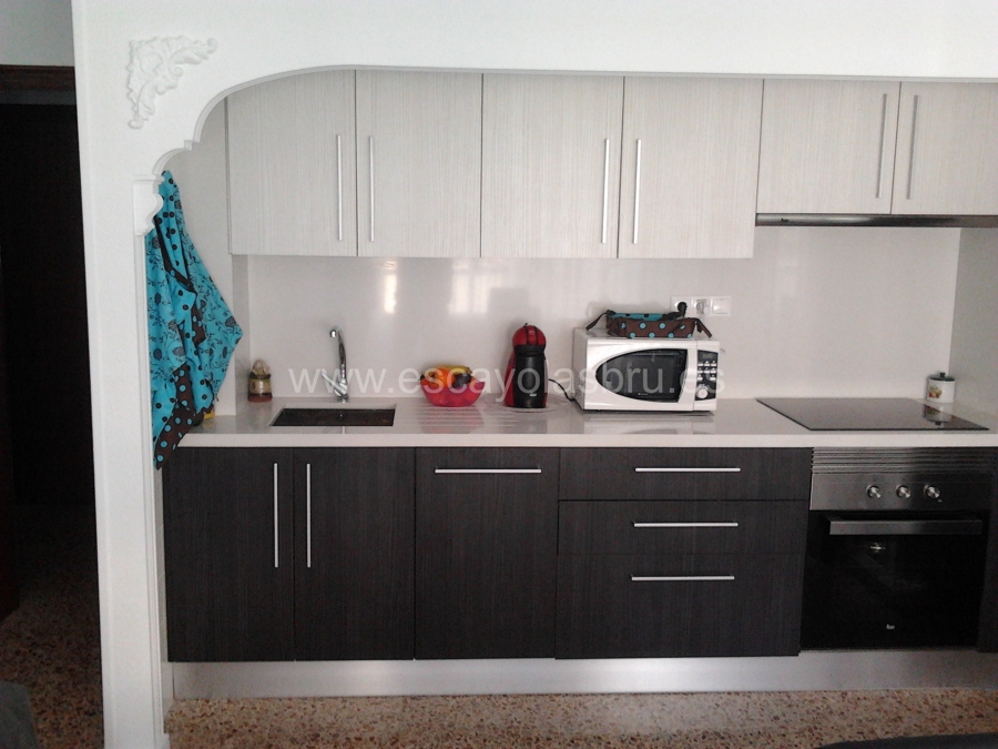 quitar tabique y puertas en cocina y posterior instalación de arco de escayola a medida