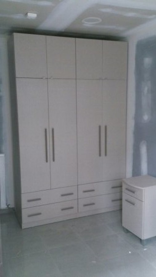 ARMARIO PUERTAS ABATIBLES