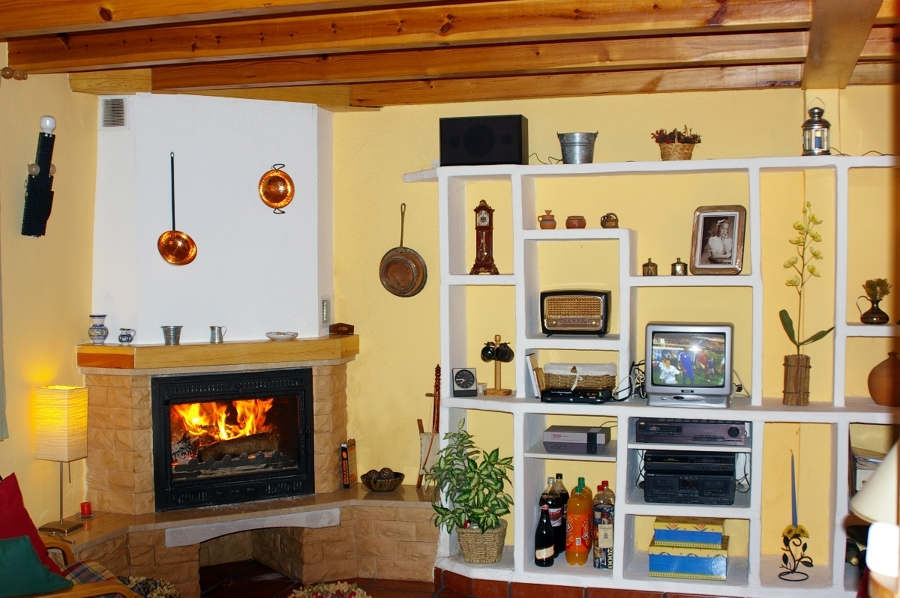 Armario y chimenea